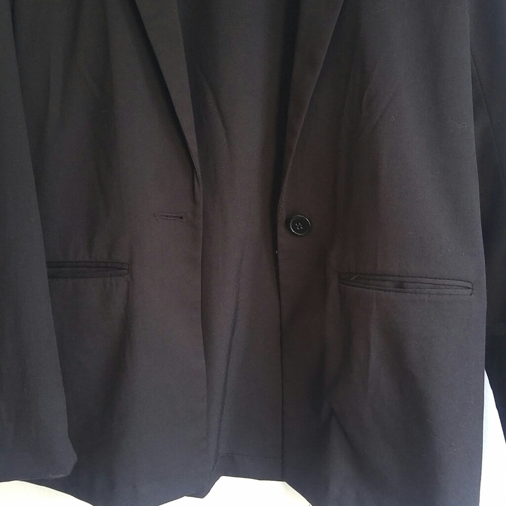 Blazer - Picture 2 of 4